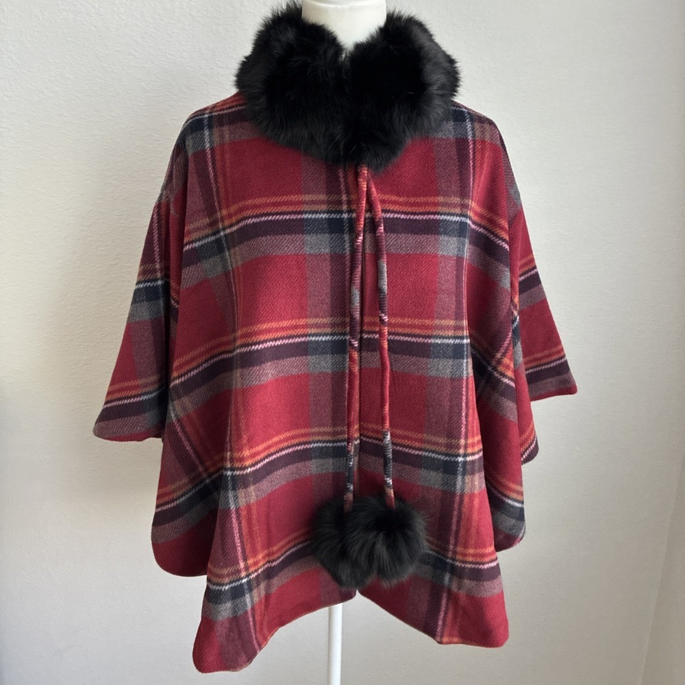 Henig Furs "Fine Furs for 5 Generations" Wool Poncho Rabbit Fur Collar Old Money